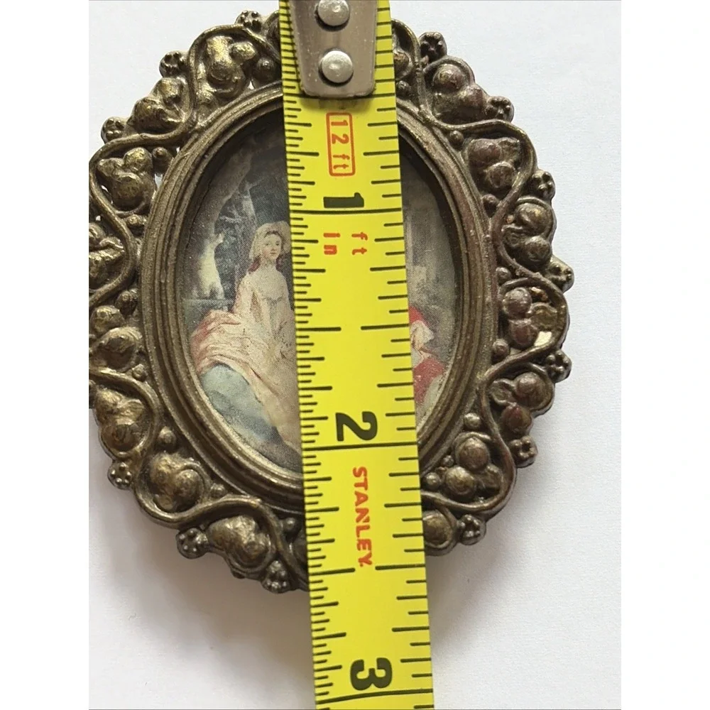 Vintage Victorian Lady Cameo In Ornate Metal Frame 2.75 In X 2.75 In - Hanging